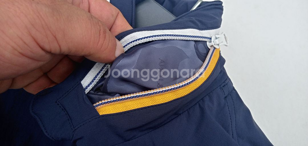 정품 마크앤로나 바람막이자켓 100호 상태우수--6