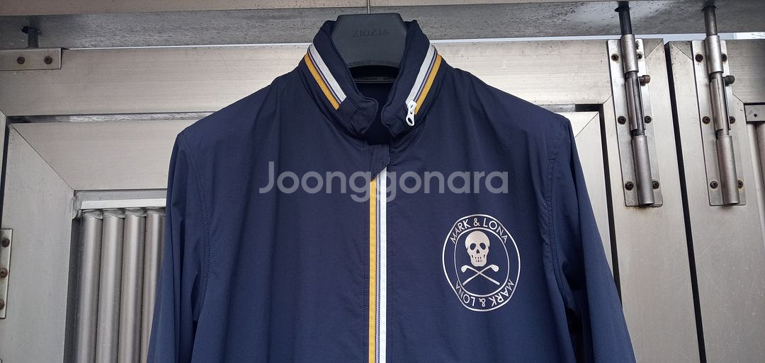 정품 마크앤로나 바람막이자켓 100호 상태우수--1