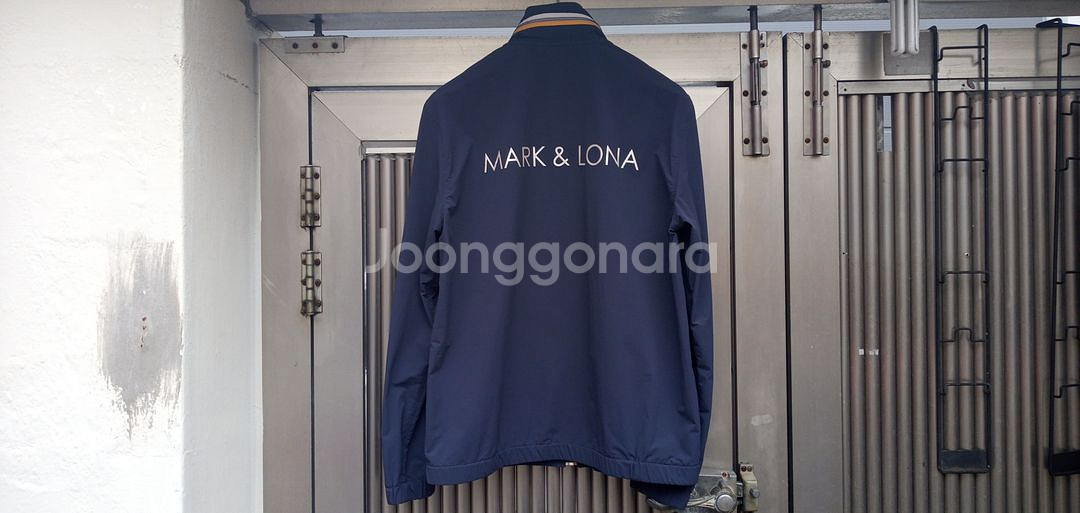 정품 마크앤로나 바람막이자켓 100호 상태우수--3