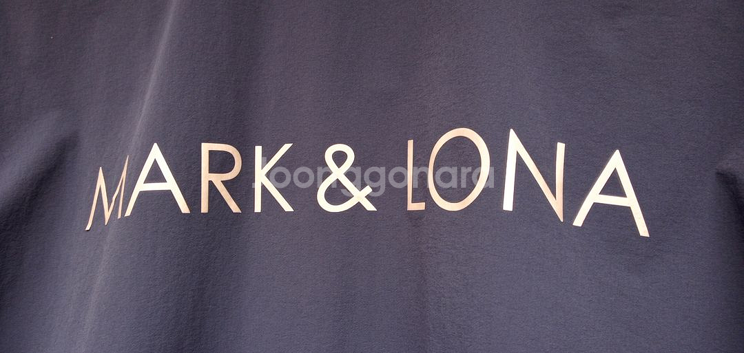 정품 마크앤로나 바람막이자켓 100호 상태우수--5