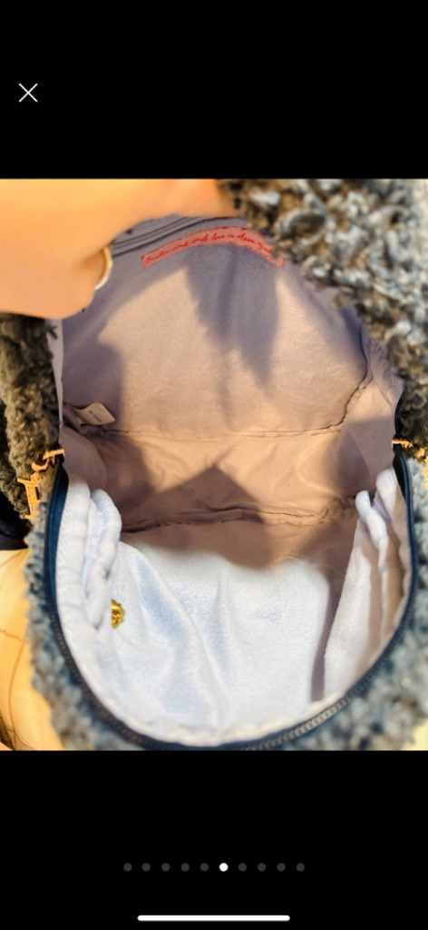 앙트레브 지금 단종된 뽀글이 백팩입니다!! 이미지