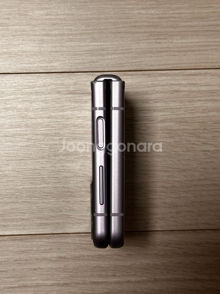 갤럭시 Z플립3 퍼플 256gb 팝니다(상태 좋음)--2