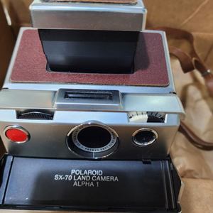 SX-70 폴라로이드 카메라