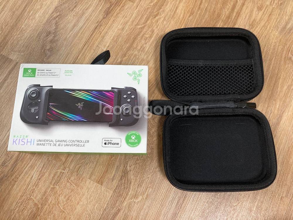 레이저 키시 (Razer Kishi) 아이폰용 팝니다.--6