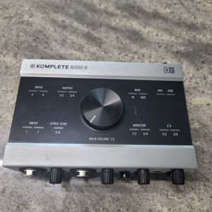 komplete audio 6 mk1 팝니다.