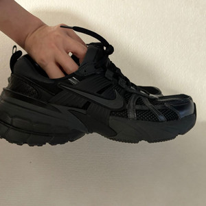 나이키 v2k run 블랙 255사이즈
