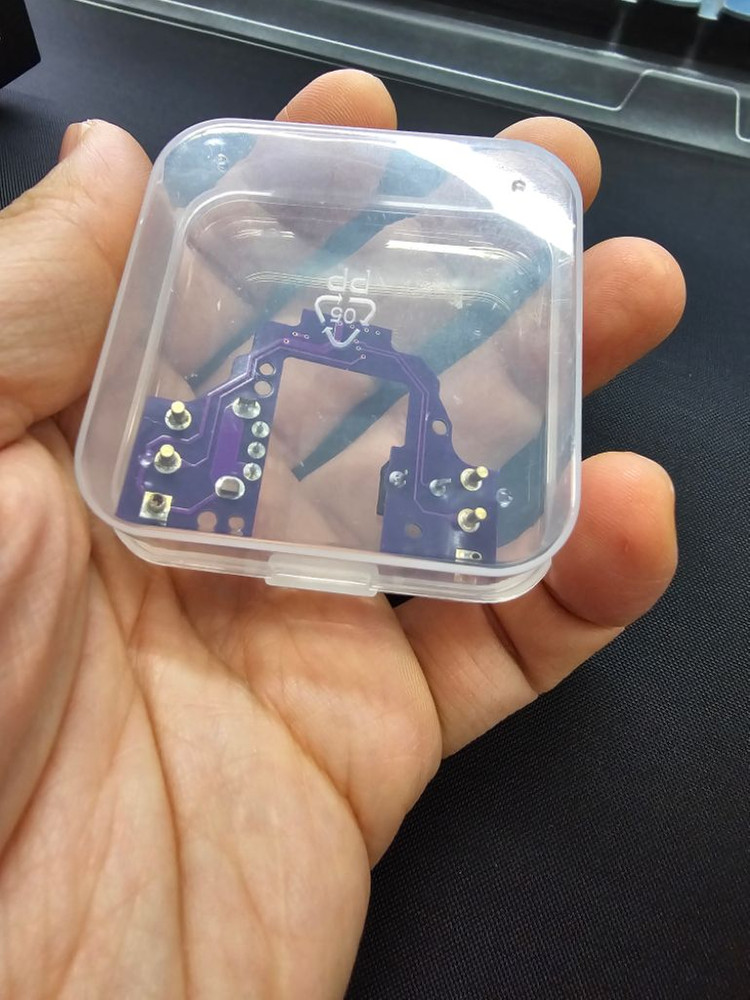 지슈라1 홧스왑 납땜없이 스위치변경 기판 팝니다.--1