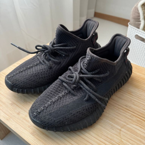 이지350 v2 트리플블랙 논리플렉티브 260