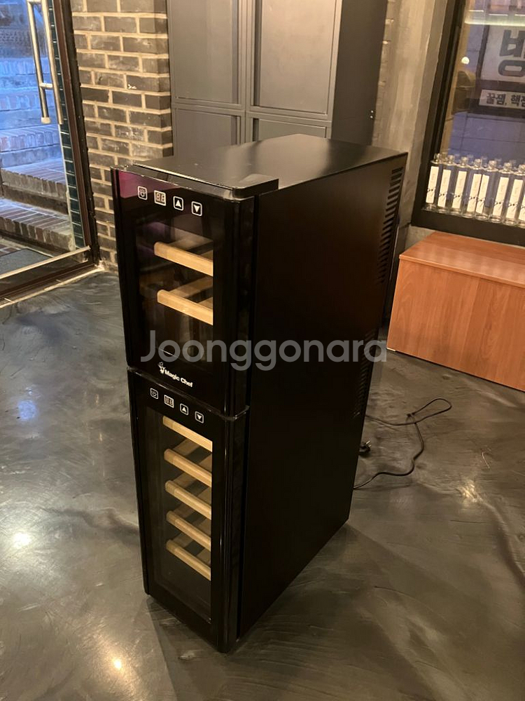 매직쉐프 와인셀러 18병 상하온도분리 냉장고--0