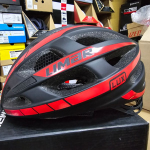 (새상품) 리마 LUX 헬멧 저렴하게 판매