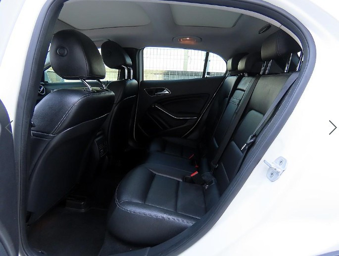 벤츠 GLA클래스 GLA 200 CDI 4매틱--5