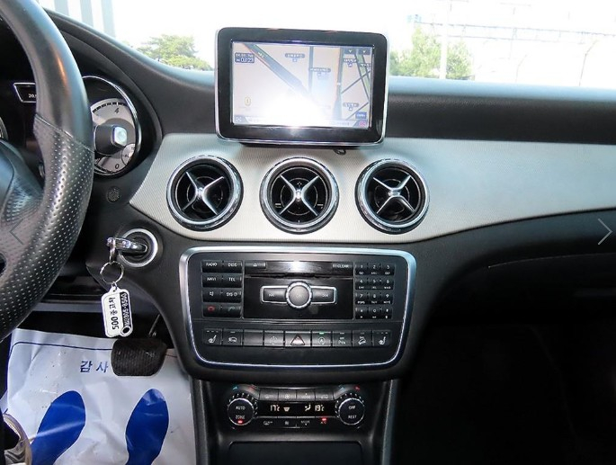 벤츠 GLA클래스 GLA 200 CDI 4매틱--7