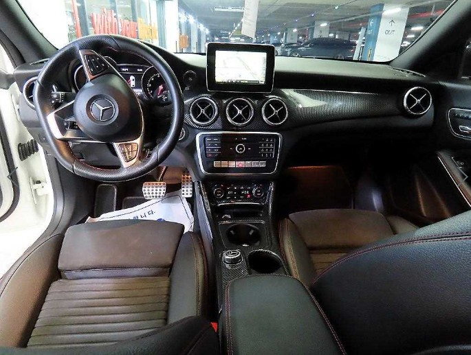 벤츠 CLA클래스 CLA 220 AMG 라인--3