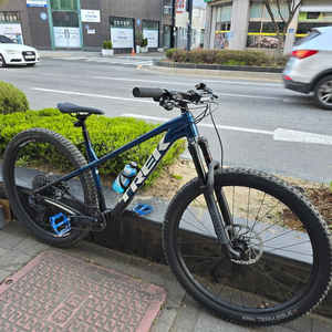 트렉 로스코 8 올마하텔 mtb 판매합니다