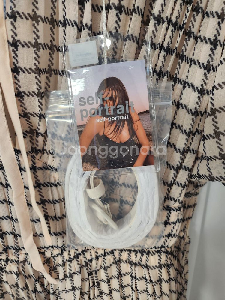 정품 새상품)셀프포트레이트 체크미디원피스 US10--4