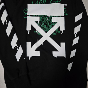 오프화이트 맨투맨