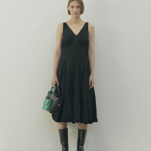에토스(ethos) 퍼피 드레스 블랙(거의새상품)