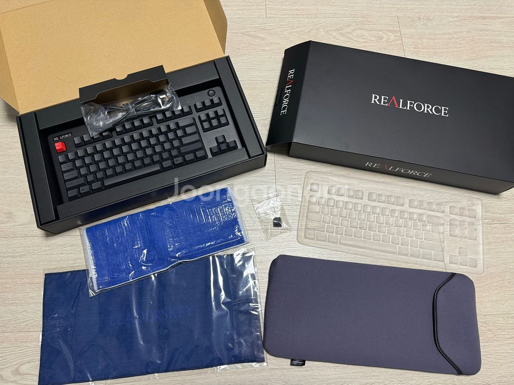 딱 하루 사용한 최상급 리얼포스 R3HD11--2