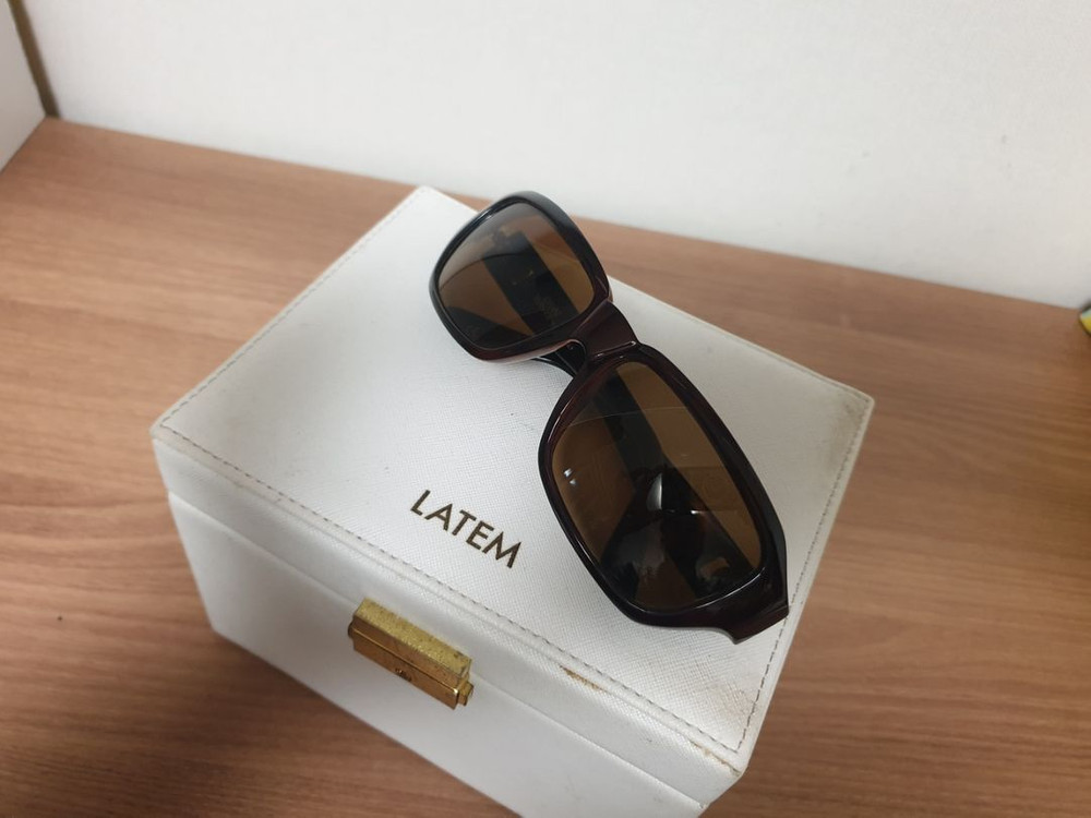 베르사체 선글라스 이미지