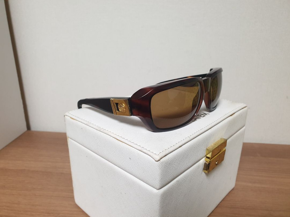 베르사체 선글라스 이미지