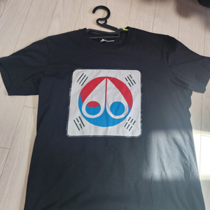 서울 무스너클 L 사이즈 맨투맨 티셔츠
