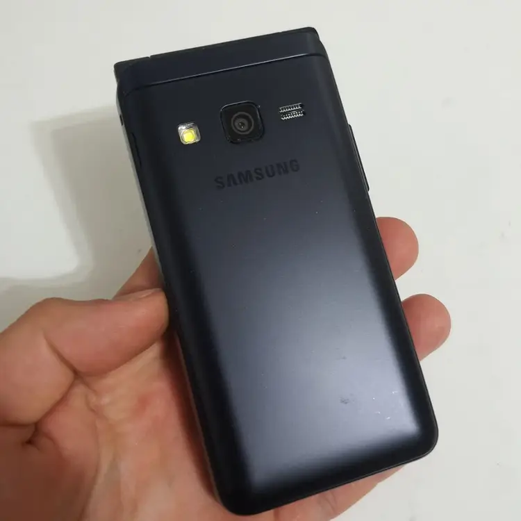 삼성 갤럭시 폴더2 32기가 sm-g160n 이미지