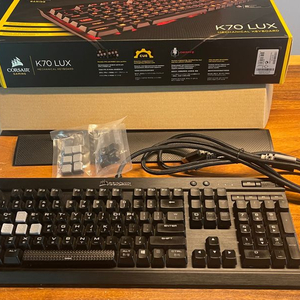 커세어 K70 lux 팝니다