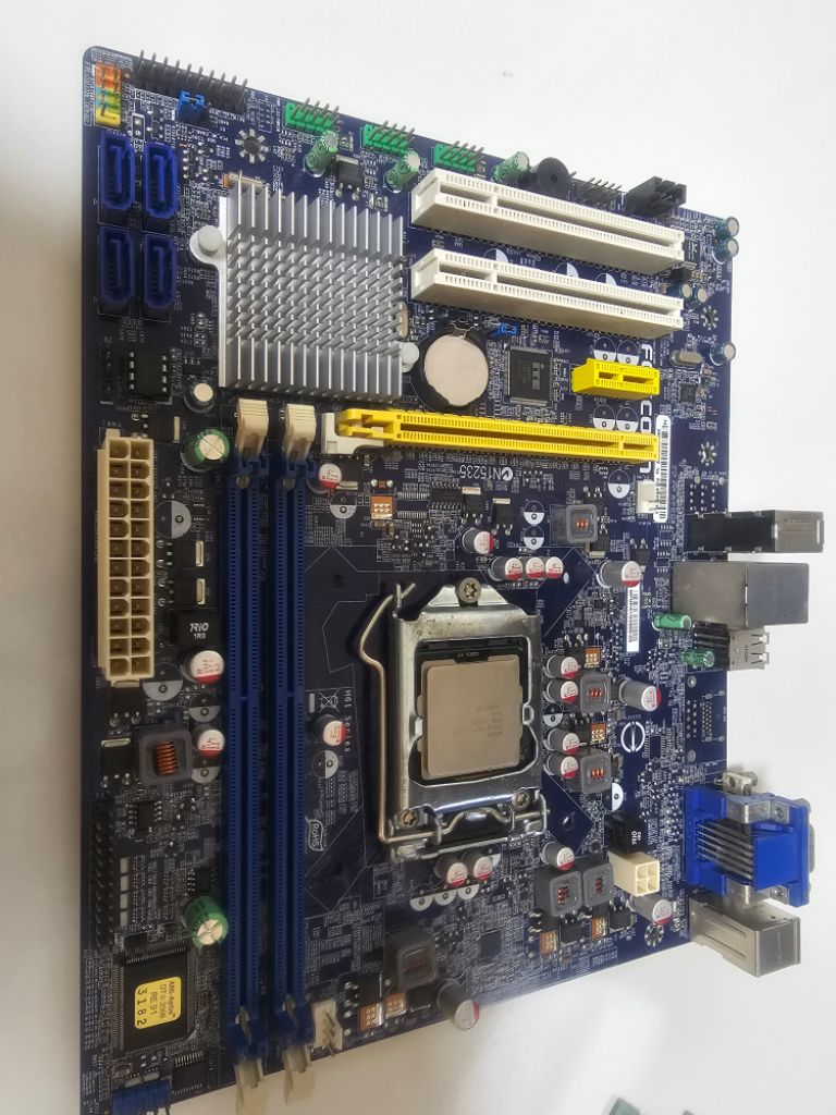 인텔 I5 2400 CPU(사제쿨러 포함) 판매합니다