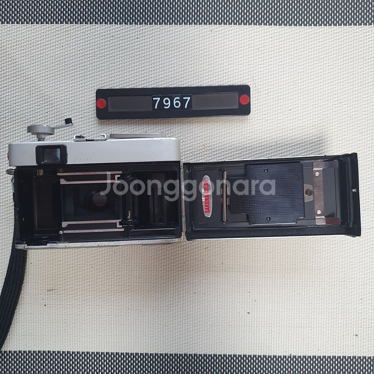코니카 C 35 필름카메라 실버바디--4