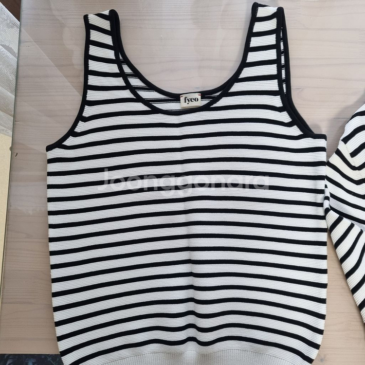 fyeo 포유온 스트라이프 나시+가디건 세트 팔아요--1