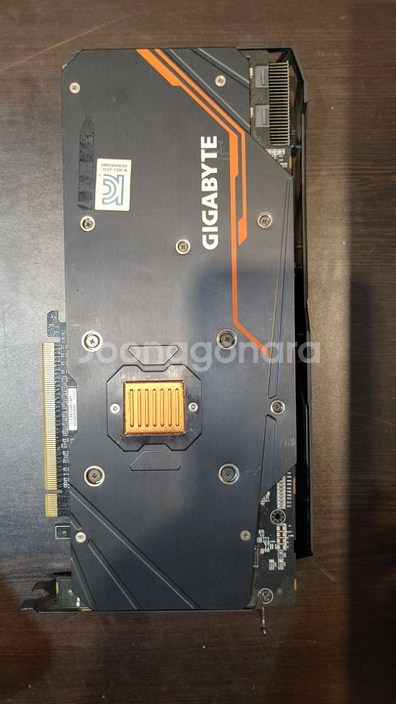 기가바이트 RX VEGA64 게이밍OC 8G--4