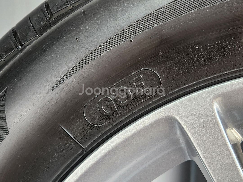 GV70 18인치 휠 타이어 세트--2