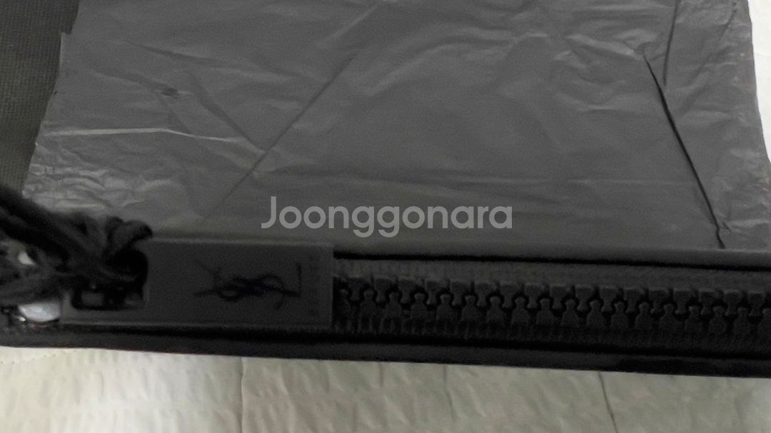 (새상품)입생로랑 파우치(프레스티지블랙 파우치 L--2