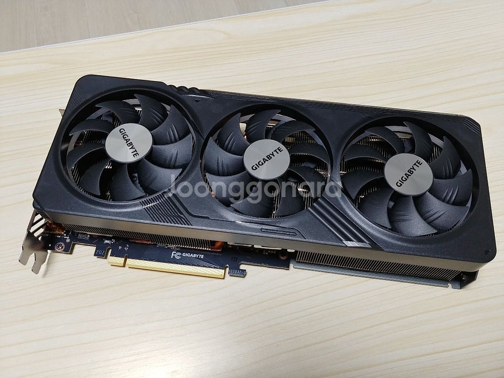 기가바이트 4070 SUPER GAMING OC--1