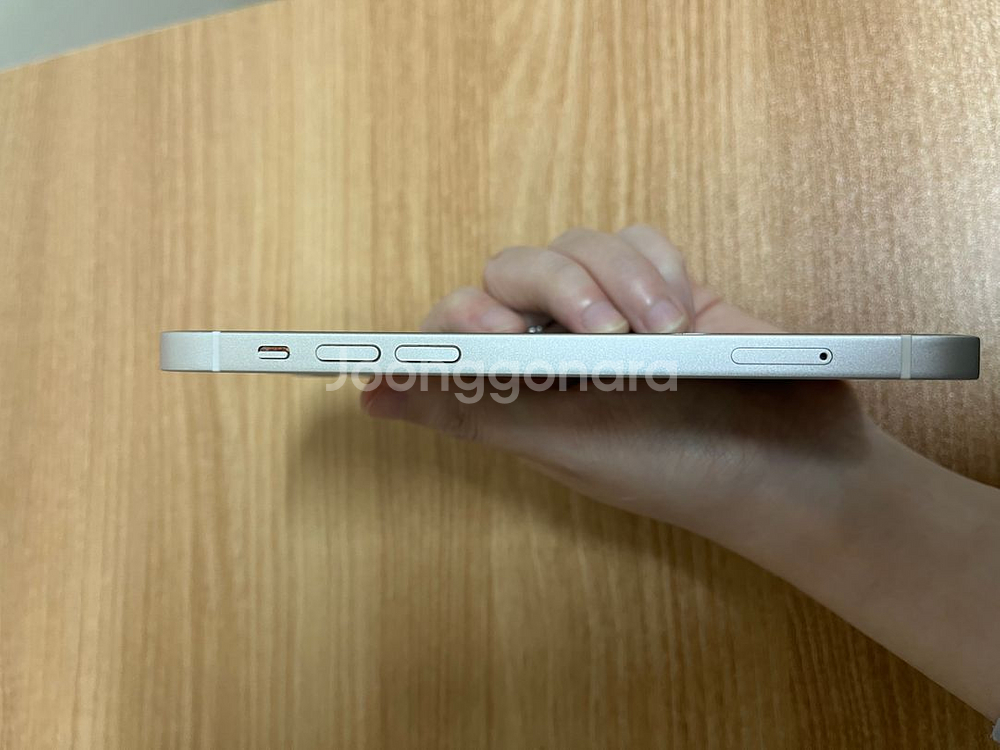 아이폰12 화이트 128g 팝니다--4