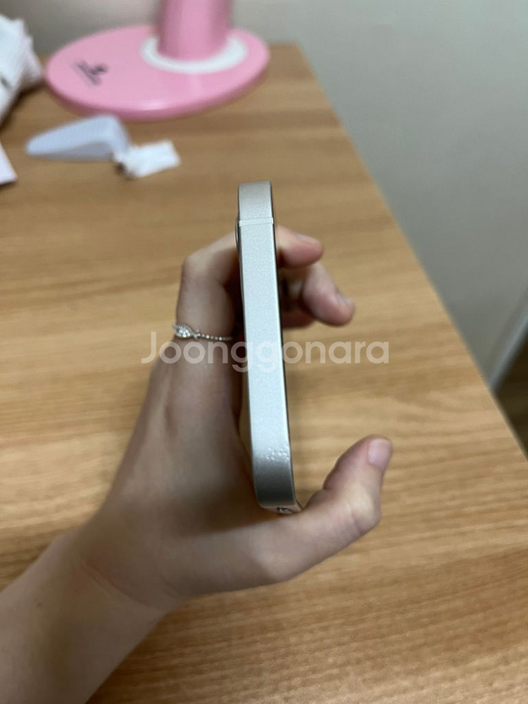 아이폰12 화이트 128g 팝니다--3