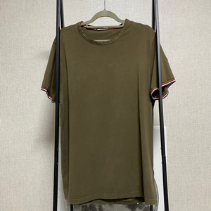 정품 XL) 몽클레어 슬림핏 삼선 반팔 티셔츠 100
