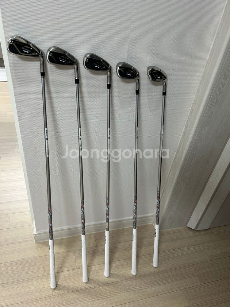테일러메이드 M4 여성용 아이언 팝니다.--1