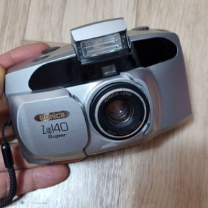 코니카 Z-up 140 필름카메라 판매합니다.