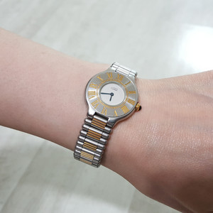 정품)까르띠에 21세기 머스트 여성 손목시계 28mm