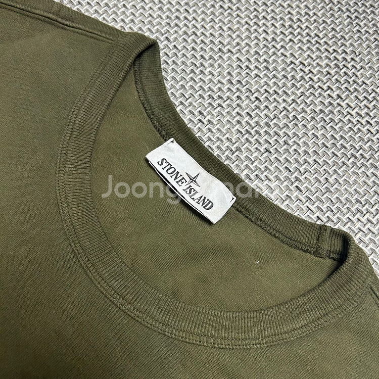 [ XL ] 23FW 스톤아일랜드 카키 맨투맨--1