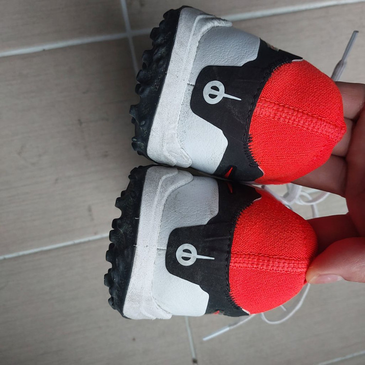 나이키 티엠포 10 프로 260--5