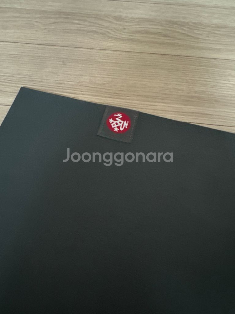 만두카 에코슈퍼라이트 요가매트 그레이 입니다.--1