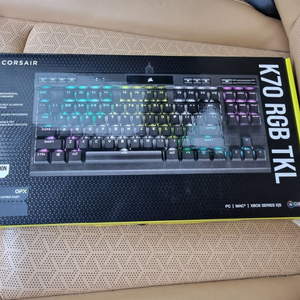 커세어 k70 tkl opx 판매합니다.