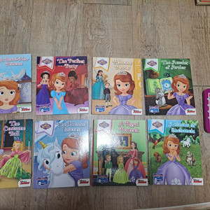 디즈니 스토리리더기2개 와 책16권
