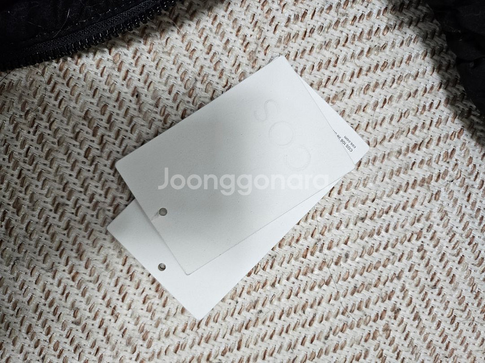 코스 메신저백 블랙--1