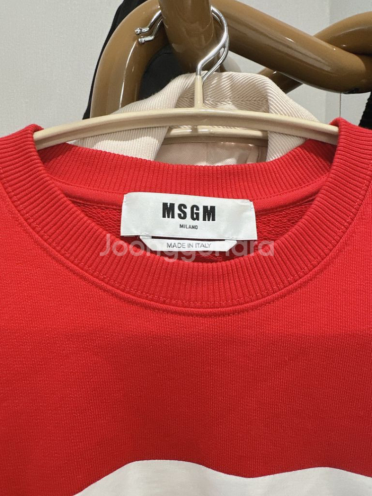 새상품급)) MSGM 로고 맨투맨 티셔츠 M 사이즈--2