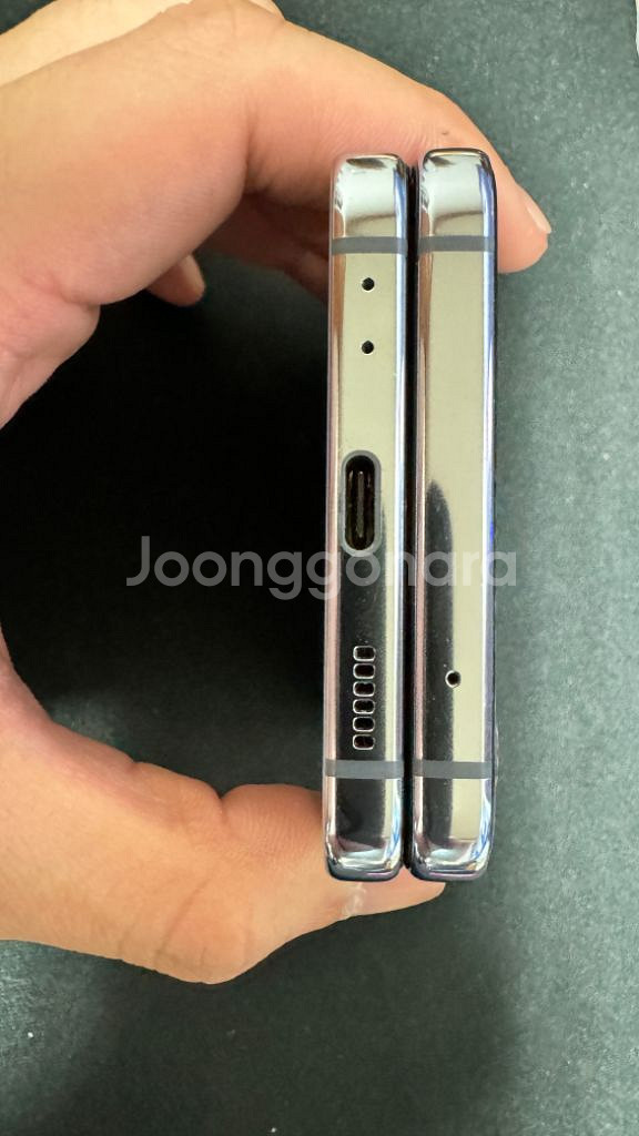 갤럭시 플립4 256 블루 상태 b급판매합니다--3