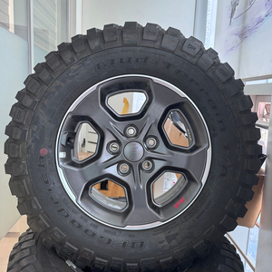 jeep 랭글러 순정휠타이어 4짝 새것 판매