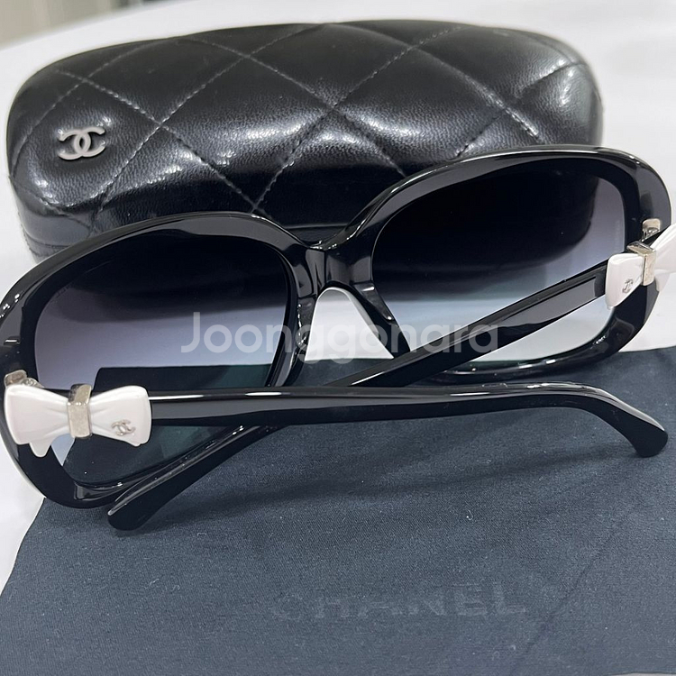샤넬 리본 선글라스--3